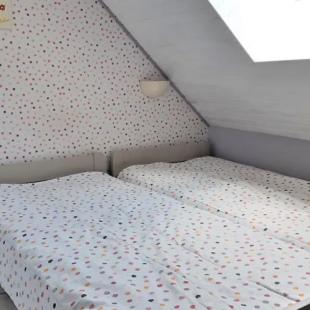 Duplex T3 Au Coeur Du Village Avec Balcon - - Fr-1-761-31